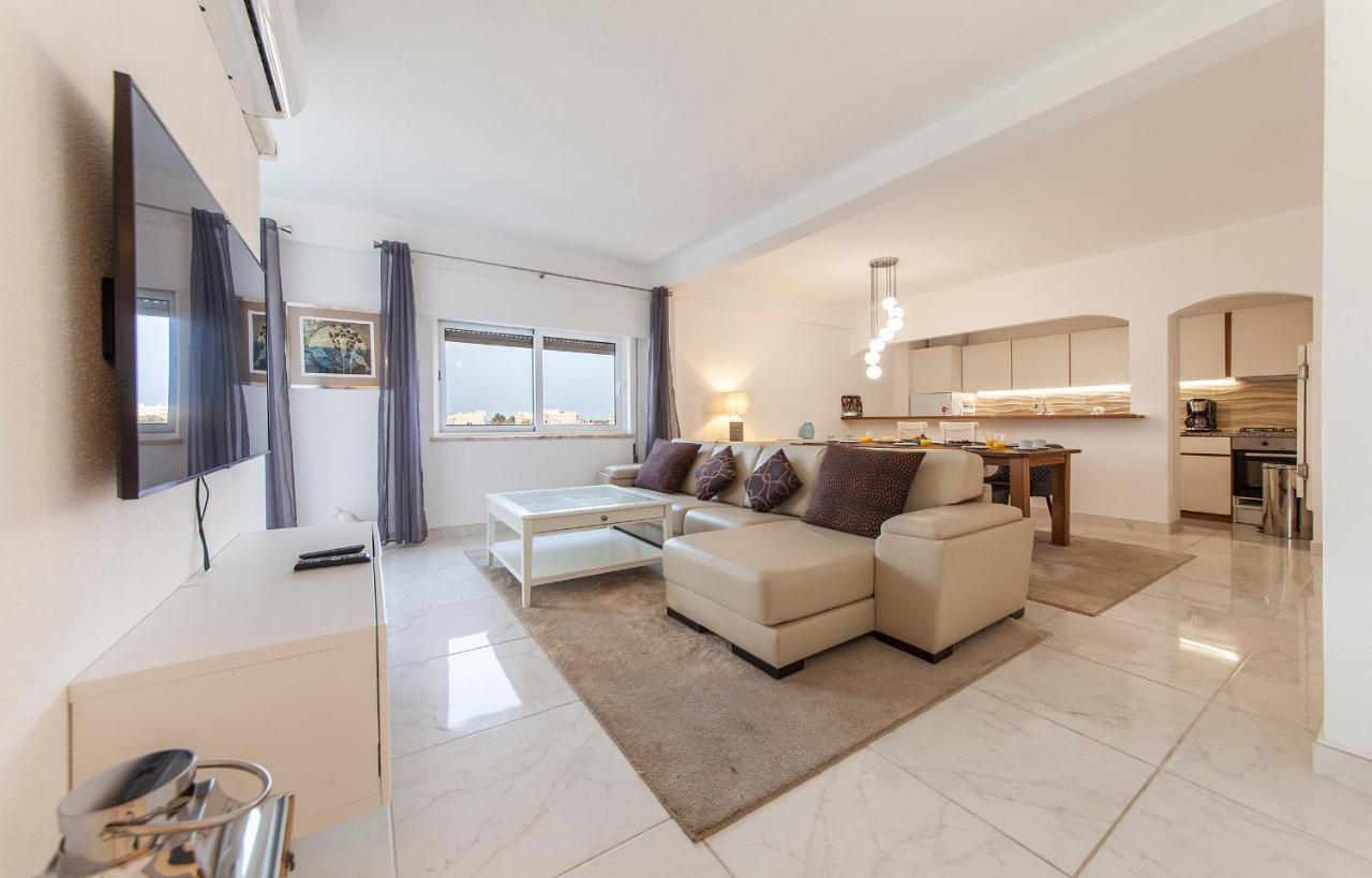 B57 - Marachique 2 Bed Flat Apartment Alvor