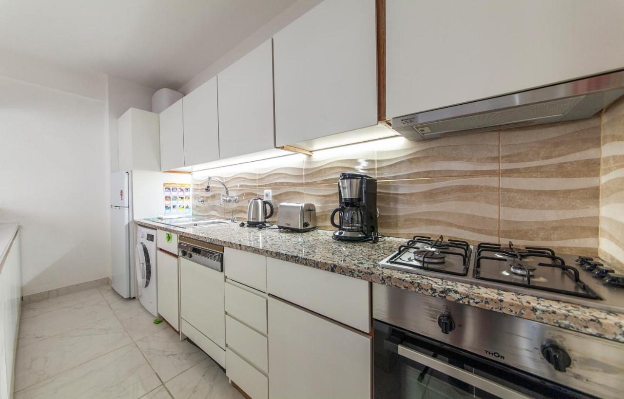 B57 - Marachique 2 Bed Flat Apartment Alvor