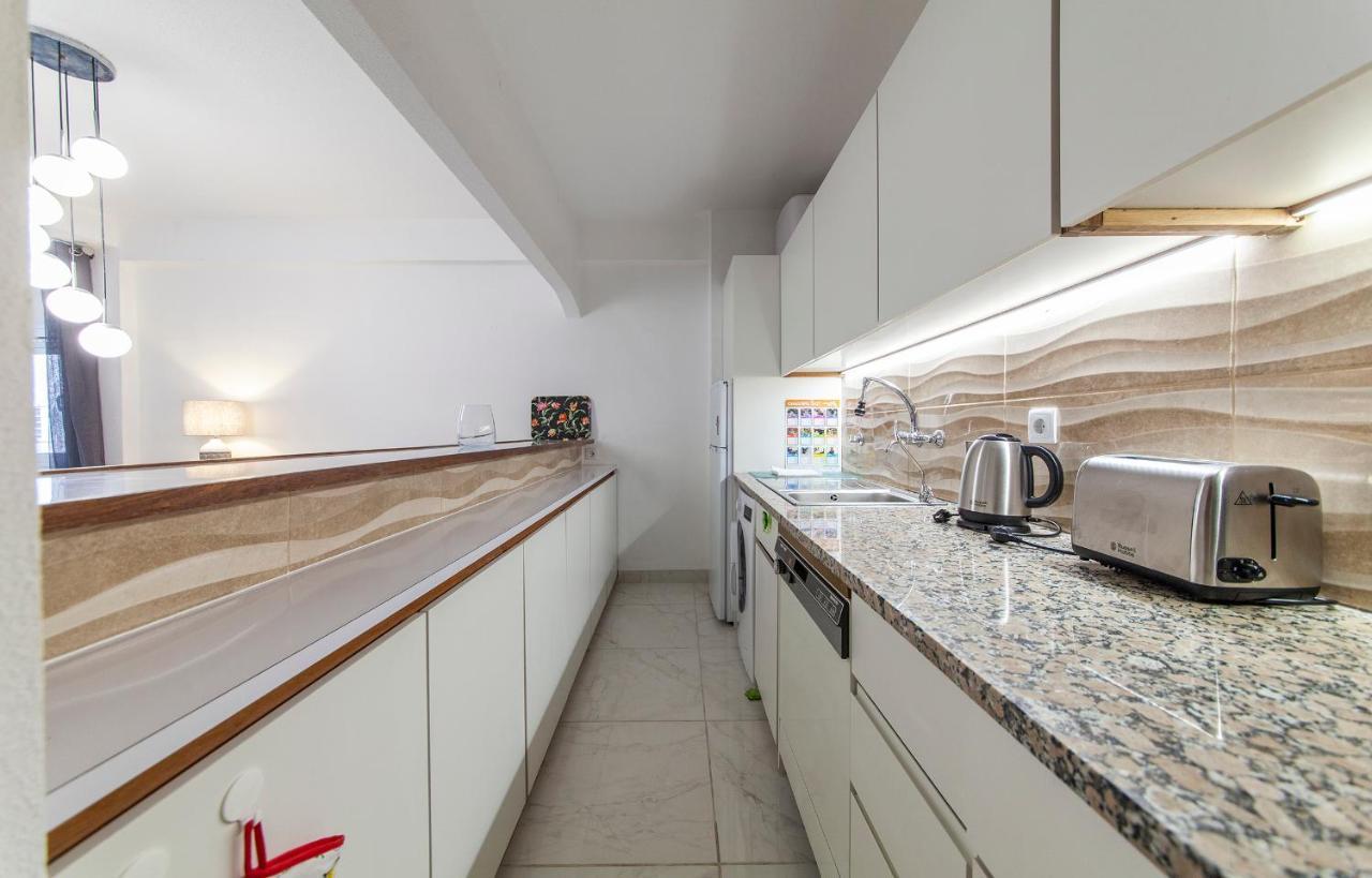 B57 - Marachique 2 Bed Flat Apartment Alvor