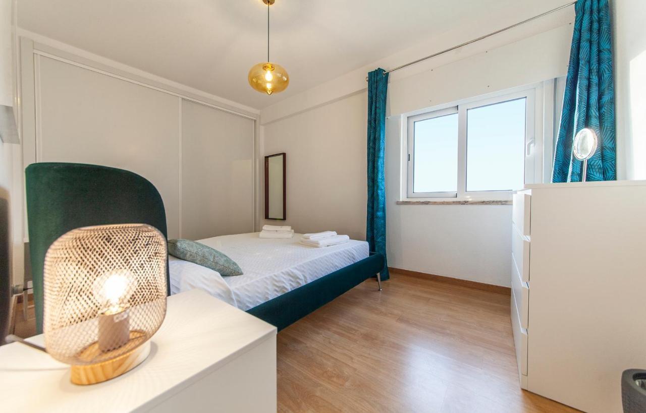 B57 - Marachique 2 Bed Flat Apartment *