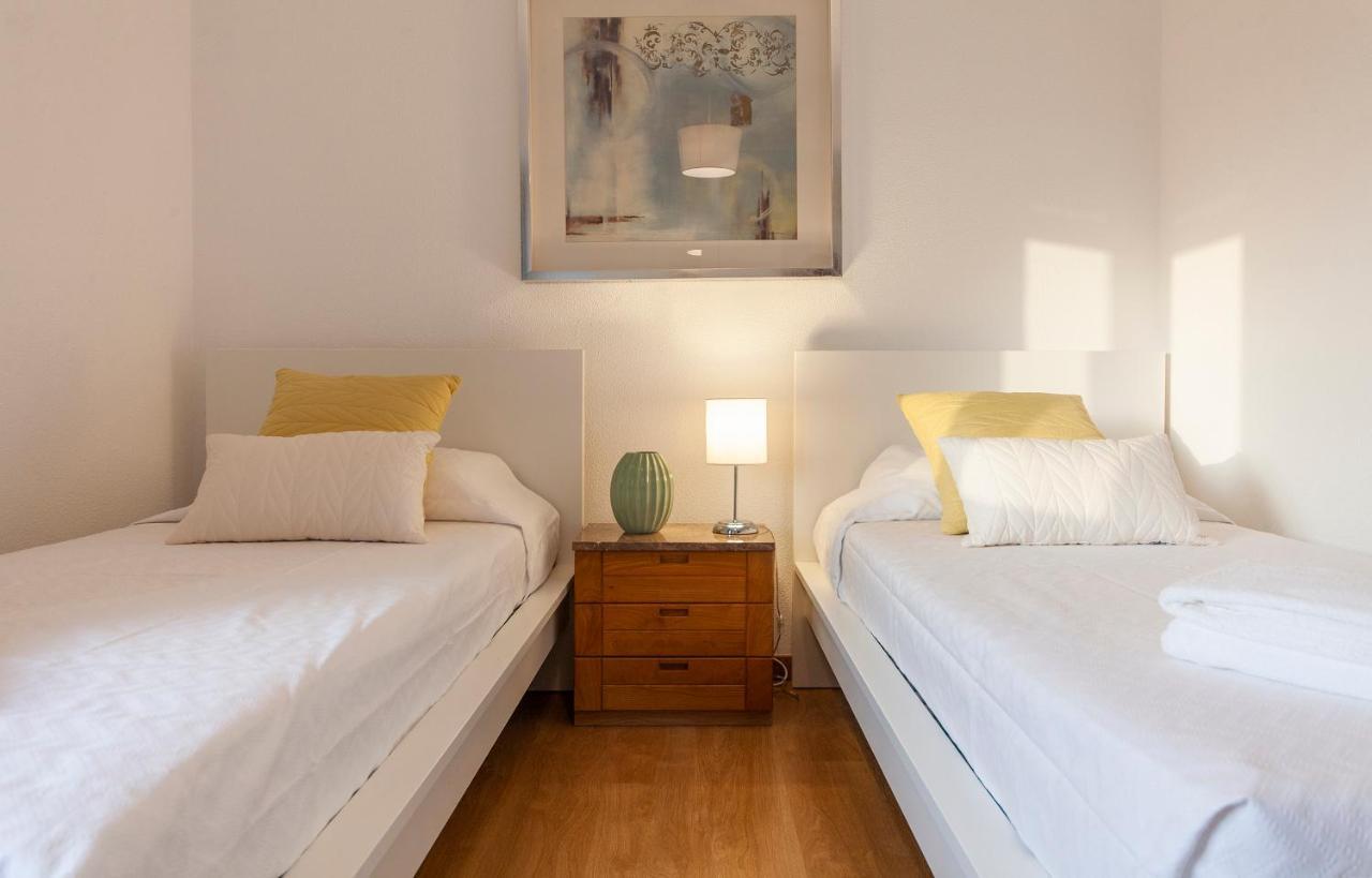 B57 - Marachique 2 Bed Flat Apartment *